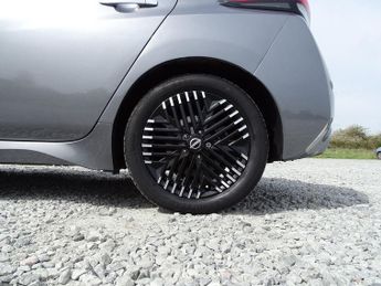 Nissan Leaf 39kWh N-Connecta Auto 5dr