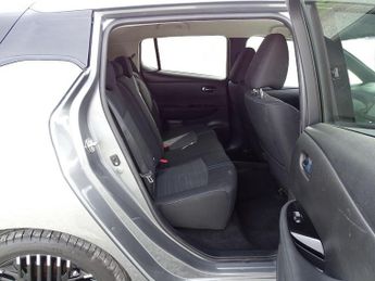 Nissan Leaf 39kWh N-Connecta Auto 5dr