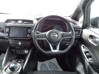Nissan Leaf 39kWh N-Connecta Auto 5dr