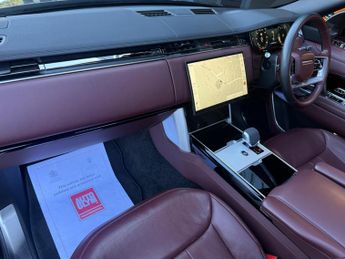 Land Rover Range Rover 3.0 D300 MHEV SE Auto 4WD Euro 6 (s/s) 5dr