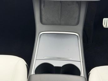 Tesla Model Y (Dual Motor) Performance Auto 4WDE 5dr