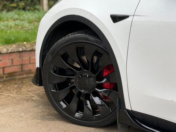 Tesla Model Y (Dual Motor) Performance Auto 4WDE 5dr