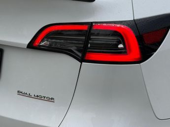 Tesla Model Y (Dual Motor) Performance Auto 4WDE 5dr