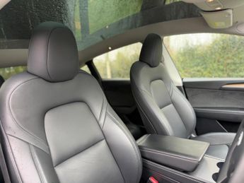 Tesla Model Y (Dual Motor) Long Range Auto 4WDE 5dr