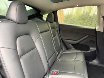 Tesla Model Y (Dual Motor) Long Range Auto 4WDE 5dr