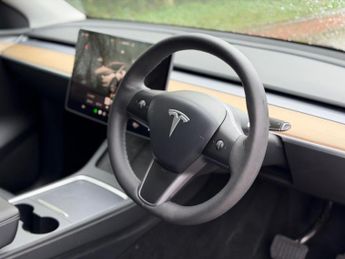 Tesla Model Y (Dual Motor) Long Range Auto 4WDE 5dr