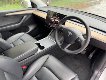 Tesla Model Y (Dual Motor) Long Range Auto 4WDE 5dr