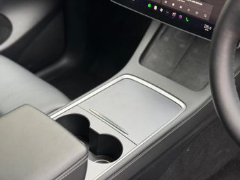 Tesla Model Y (Dual Motor) Long Range Auto 4WDE 5dr