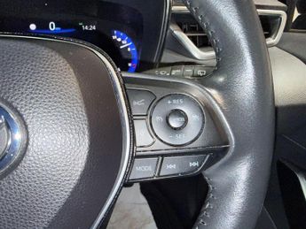 Toyota Corolla 1.8 VVT-h Design Touring Sports CVT Euro 6 (s/s) 5dr