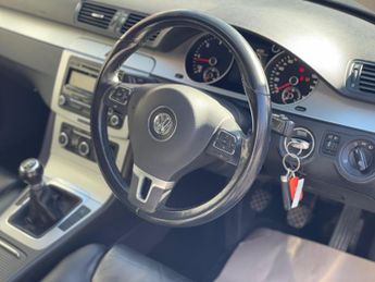 Volkswagen Passat 2.0 TDI BlueMotion Tech Highline Euro 5 (s/s) 5dr