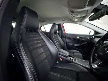 Mercedes-Benz GLA 1.6 GLA180 Urban Edition 7G-DCT Euro 6 (s/s) 5dr