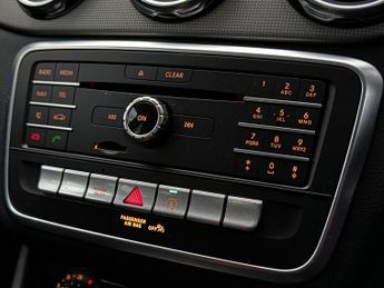 Mercedes-Benz GLA 1.6 GLA180 Urban Edition 7G-DCT Euro 6 (s/s) 5dr