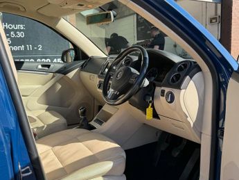 Volkswagen Tiguan 2.0 TDI BlueMotion Tech SE SUV 5dr Diesel Manual 2WD Euro 5 (s/s