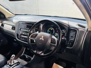 Mitsubishi Outlander 2.0h 12kWh GX3h CVT 4WD Euro 5 (s/s) 5dr