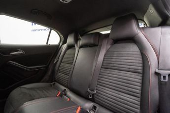 Mercedes-Benz GLA 1.6 GLA200 AMG Line 7G-DCT Euro 6 (s/s) 5dr