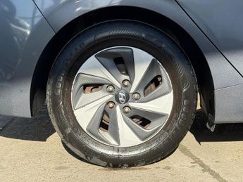 Hyundai IONIQ 1.6 h-GDi Premium SE DCT Euro 6 (s/s) 5dr