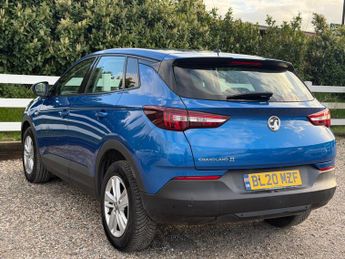 Vauxhall Grandland X 1.5 Turbo D BlueInjection SE Auto Euro 6 (s/s) 5dr