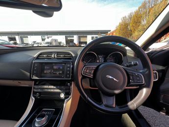 Jaguar XE 2.0d Prestige Auto Euro 6 (s/s) 4dr