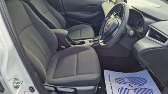 Toyota Corolla 1.8 VVT-h Icon Touring Sports CVT Euro 6 (s/s) 5dr