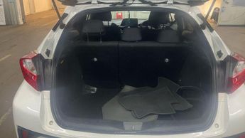Toyota C-HR 1.8 VVT-h Design SUV 5dr Petrol Hybrid CVT Euro 6 (s/s) (122 ps)