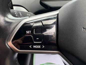 Volkswagen ID.4 Pro Performance 77kWh Life Auto 5dr