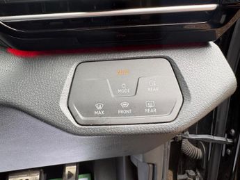 Volkswagen ID.4 Pro Performance 77kWh Life Auto 5dr