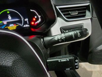 Renault Clio 1.6 E-TECH Techno Auto Euro 6 (s/s) 5dr