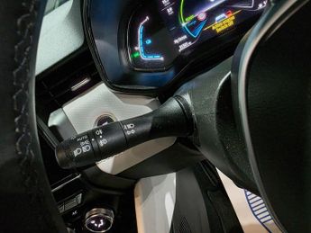 Renault Clio 1.6 E-TECH Techno Auto Euro 6 (s/s) 5dr