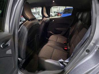 Renault Clio 1.6 E-TECH Techno Auto Euro 6 (s/s) 5dr