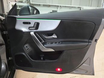 Mercedes-Benz CLA 1.3 CLA180 AMG Line (Premium Plus 2) Coupe 7G-DCT Euro 6 (s/s) 4