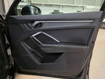 Audi Q3 1.5 TFSI CoD 35 S line S Tronic Euro 6 (s/s) 5dr