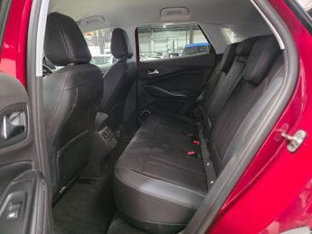 Vauxhall Grandland X 1.6 13.2kWh Ultimate Nav Auto 4WD Euro 6 (s/s) 5dr Hybrid4