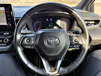 Toyota Corolla 1.8 VVT-h Design CVT Euro 6 (s/s) 5dr
