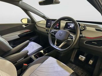 Volkswagen ID.3 Pro Performance 58kWh Family Hatchback 5dr Electric Auto (204 ps