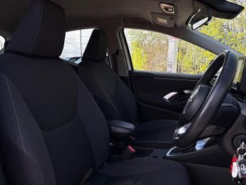 Toyota Yaris 1.5 VVT-h Design Hatchback 5dr Petrol Hybrid E-CVT Euro 6 (s/s) 