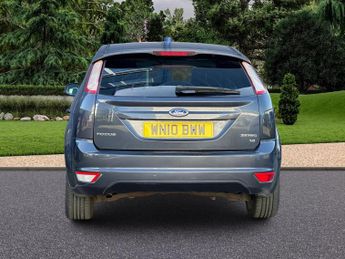 Ford Focus 1.6 Zetec 5dr