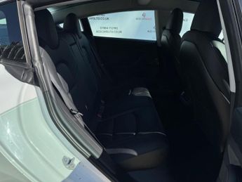 Tesla Model 3 Standard Range Plus Auto RWD 4dr