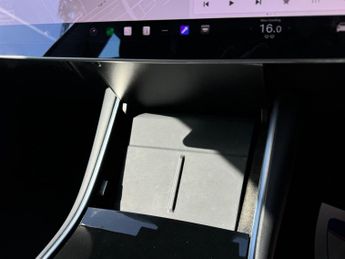 Tesla Model 3 Standard Range Plus Auto RWD 4dr