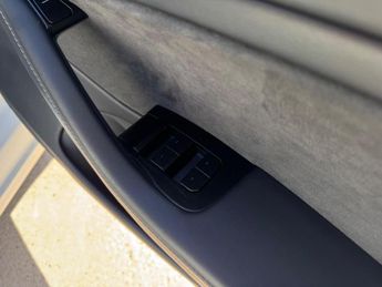 Tesla Model 3 Standard Range Plus Auto RWD 4dr