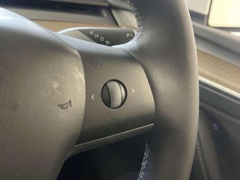 Tesla Model Y SUV 5dr Electric Auto RWD (346 ps)