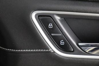 MG MG5 61.1kWh Exclusive Long Range Auto 5dr