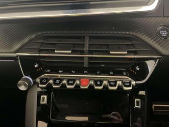 Peugeot E-2008 50kWh GT Premium SUV 5dr Electric Auto (136 ps)