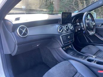 Mercedes-Benz GLA 2.1 GLA220d AMG Line (Executive) 7G-DCT 4MATIC Euro 6 (s/s) 5dr
