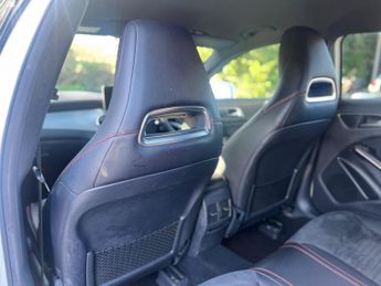 Mercedes-Benz GLA 2.1 GLA220d AMG Line (Executive) 7G-DCT 4MATIC Euro 6 (s/s) 5dr