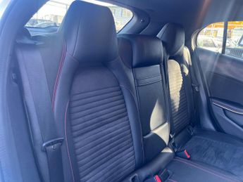 Mercedes-Benz GLA 2.1 GLA220d AMG Line (Executive) 7G-DCT 4MATIC Euro 6 (s/s) 5dr