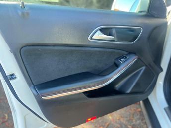 Mercedes-Benz GLA 2.1 GLA220d AMG Line (Executive) 7G-DCT 4MATIC Euro 6 (s/s) 5dr