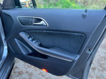 Mercedes-Benz A Class 2.0 A45 AMG SpdS DCT 4MATIC Euro 6 (s/s) 5dr