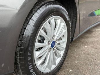 Ford Focus 1.0T EcoBoost MHEV Titanium DCT Euro 6 (s/s) 5dr