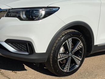 MG MG ZS 44.5kWh Exclusive Auto 5dr