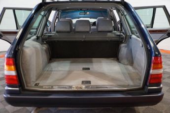 Mercedes-Benz E Class 2.8 E280 Estate 5dr Petrol Automatic (190 bhp)